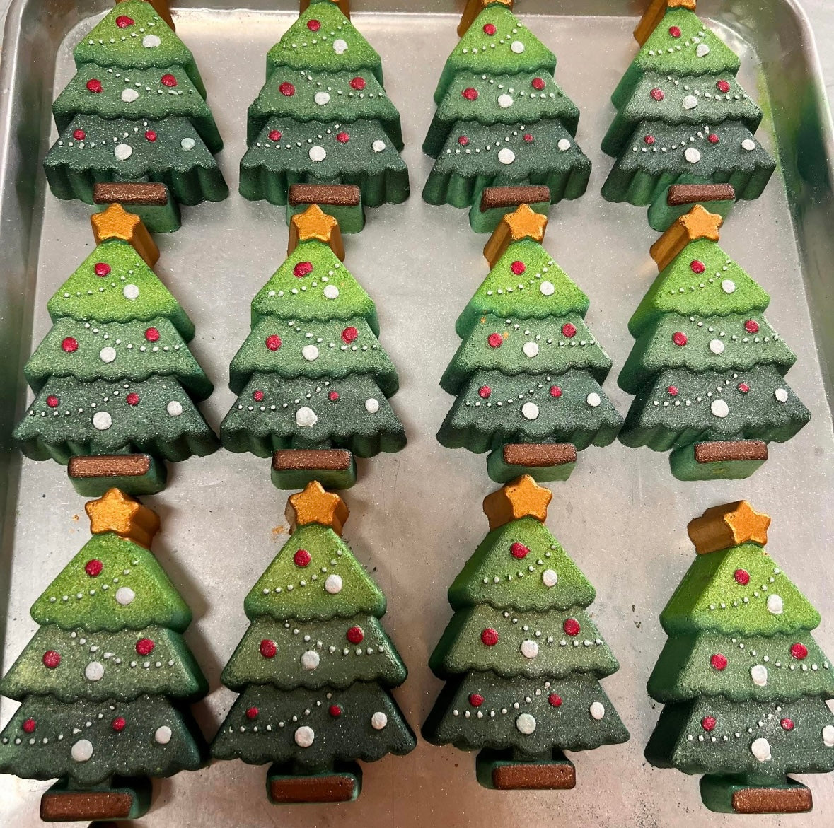 Christmas tree bath bomb