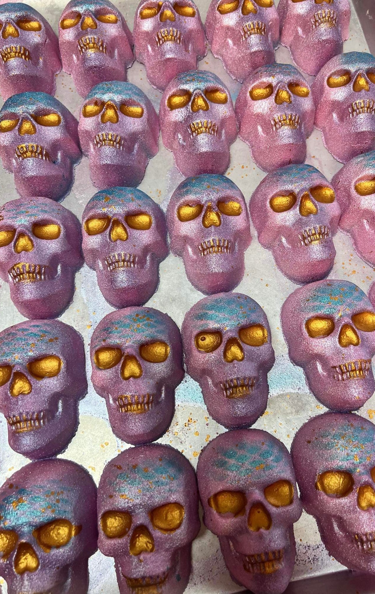 Skull bath bomb